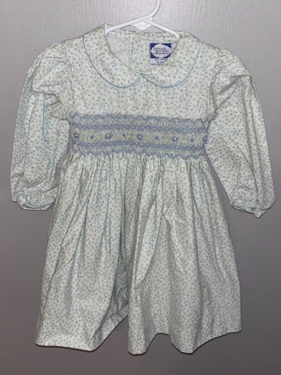 Carriage Boutique Other - Carriage Boutique Girls Floral Smocked Dress Peter Pan Collar Long Sleeve 18-24